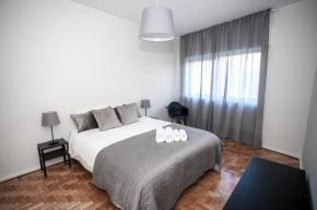 Galante & Waltrick - Downtown 3 Bedroom with Balcony - Quiet Street